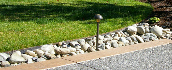 steel-edging_landscape_driveway_terrain-install.jpg